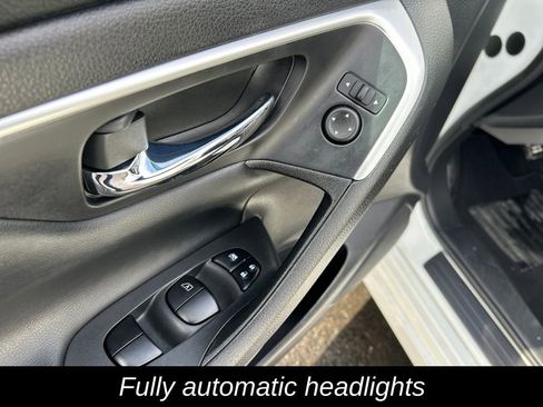 Used 2017 Nissan Altima 2.5 SR w/ Midnight Edition Package image 13