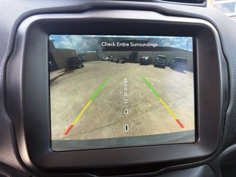 Used 2023 Jeep Renegade Latitude AWD/4WD image 21