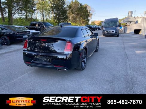 Used 2023 Chrysler 300 S w/ Comfort Group image 5