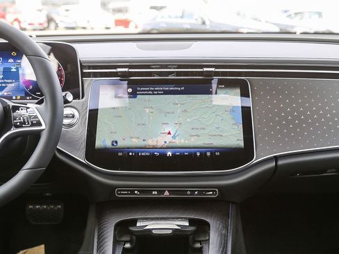 New 2024 Mercedes-Benz E 350 4MATIC Sedan image 10