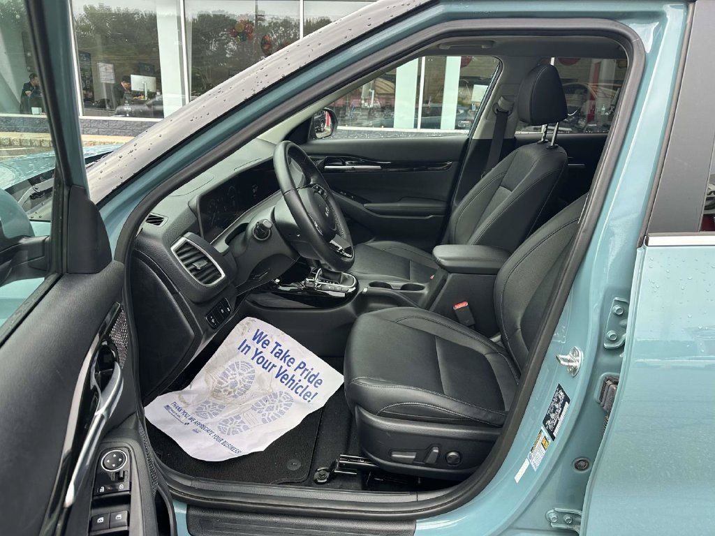 Used 2024 Kia Seltos EX AWD/4WD image 16