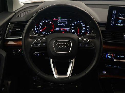 Used 2023 Audi Q5 2.0T Premium w/ Convenience Package image 9