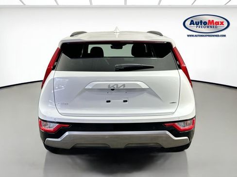 Used 2023 Kia Niro EX Touring FWD image 8