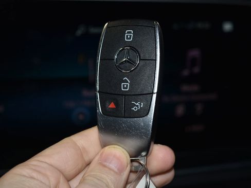 Used 2022 Mercedes-Benz GLS 450 4MATIC image 19