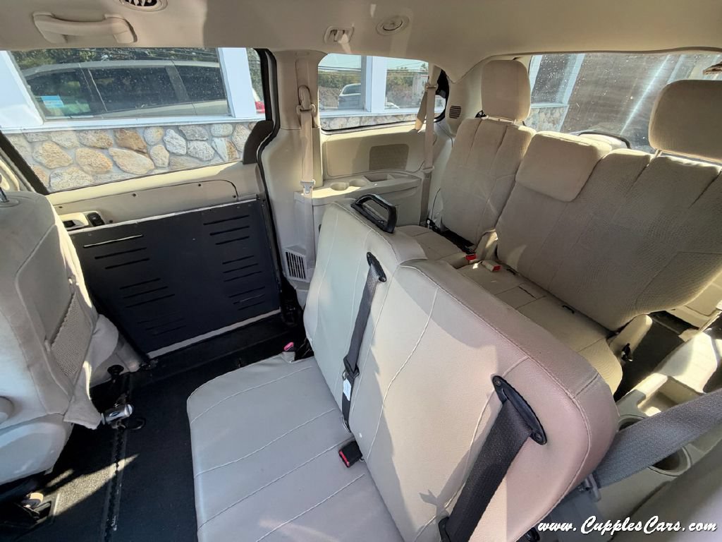 Used 2014 Dodge Grand Caravan SE w/ Quick Order Package 29E SE FWD image 8