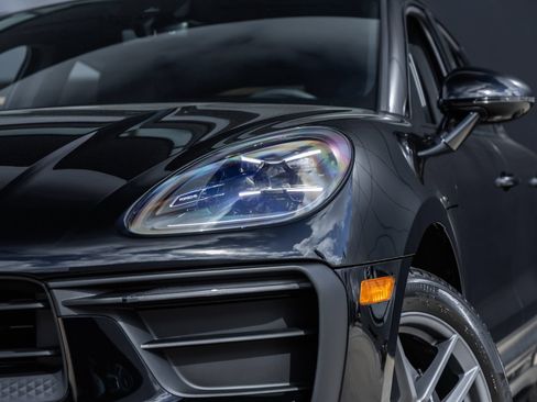 Certified 2026 Porsche Macan AWD/4WD image 18