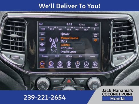 Used 2020 Jeep Grand Cherokee Altitude AWD/4WD image 19