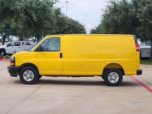 New 2025 Chevrolet Express 2500 RWD image 11