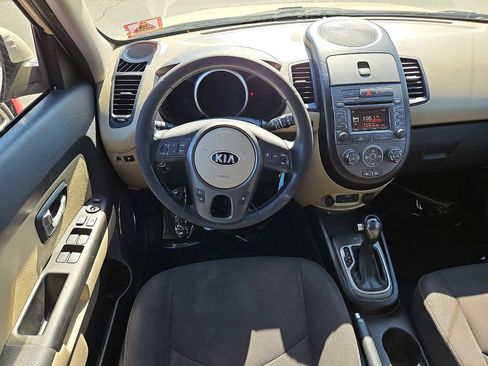 Used 2013 Kia Soul ! FWD image 13