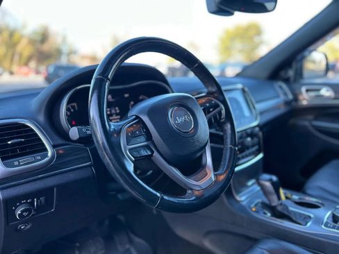 Used 2020 Jeep Grand Cherokee Limited image 16