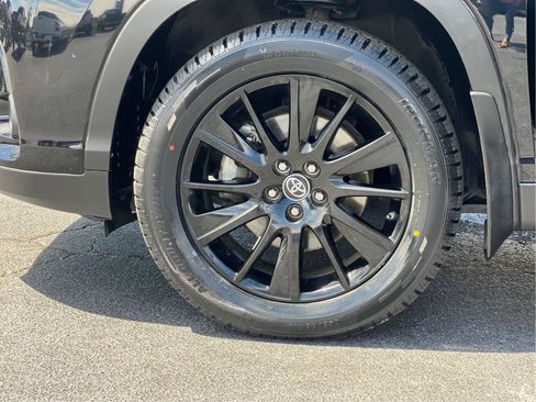 Used 2019 Toyota Highlander SE AWD/4WD image 28