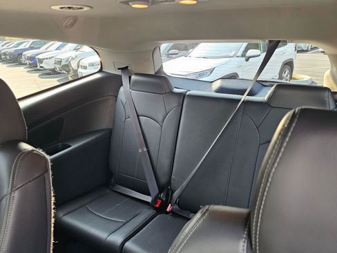 Used 2017 Chevrolet Traverse LT AWD/4WD image 22