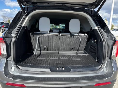 Used 2025 Ford Explorer Active w/ Active Comfort Package AWD/4WD image 39