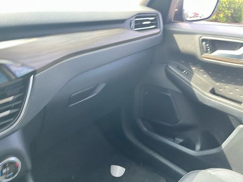 Used 2020 Ford Escape Titanium AWD/4WD image 12