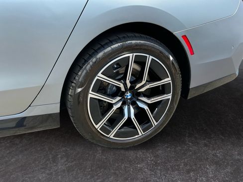 Used 2023 BMW 760i xDrive AWD/4WD image 9
