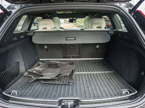 Used 2024 Volvo V60 B5 Cross Country Ultimate w/ Protection Package Premier image 11