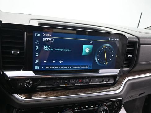 Used 2022 Chevrolet Silverado 1500 LT AWD/4WD image 21