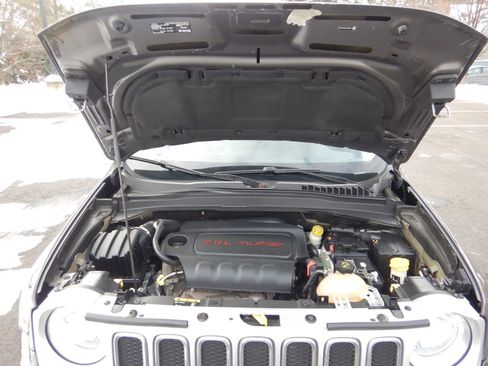 Used 2016 Jeep Renegade Limited image 30