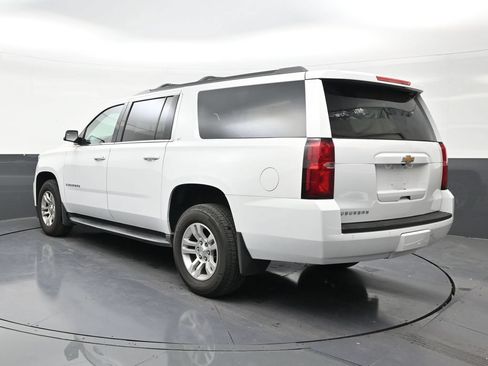 Used 2018 Chevrolet Suburban LT RWD image 3