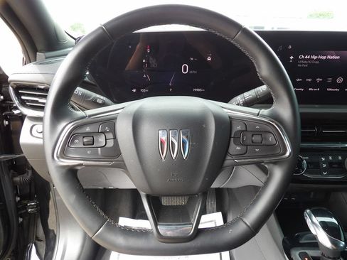 Used 2025 Buick Envista Sport Touring FWD image 12