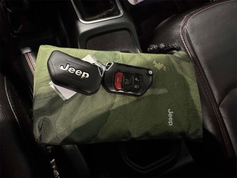 Used 2021 Jeep Wrangler Unlimited Rubicon image 31