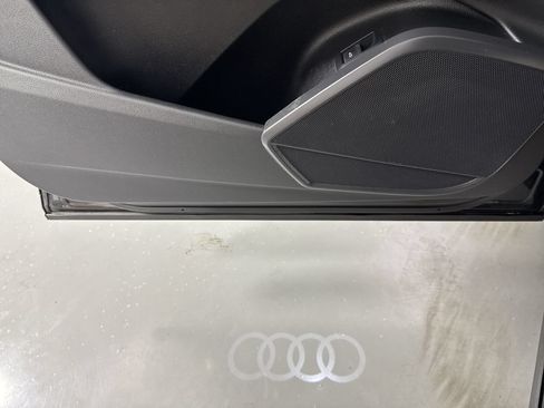Used 2023 Audi Q5 2.0T Premium w/ Convenience Package AWD/4WD image 11