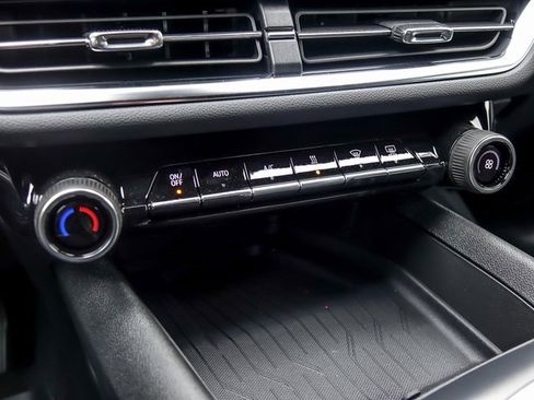 New 2026 Chevrolet Equinox EV LT image 23