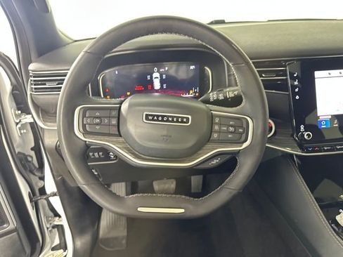 Used 2022 Jeep Wagoneer Series II w/ Premium Group I image 13