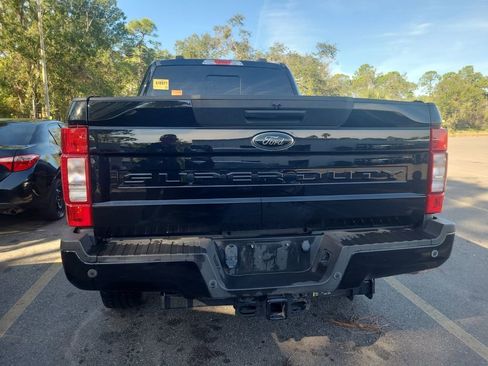 Used 2022 Ford F250 XLT w/ Black Appearance Package image 5