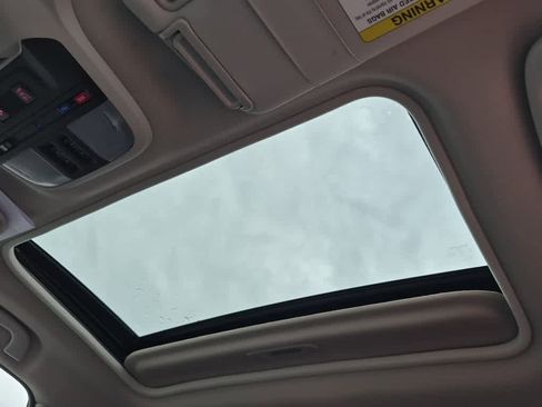 Used 2021 Subaru Crosstrek 2.5i Sport w/ Moonroof Package image 14