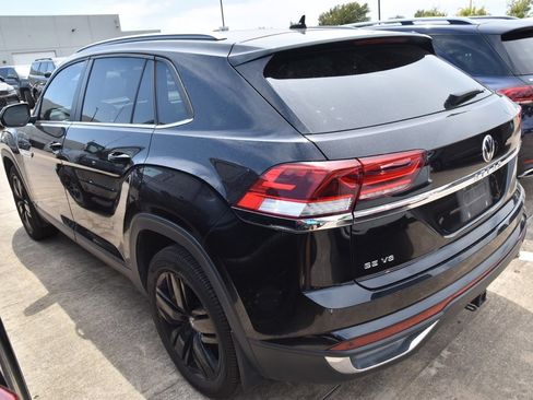 Used 2021 Volkswagen Atlas Cross Sport SE w/ Panoramic Sunroof Package FWD image 6