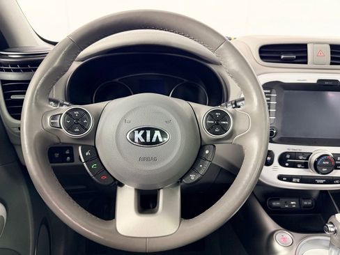 Used 2017 Kia Soul EV + w/ Sun & Fun Package image 15