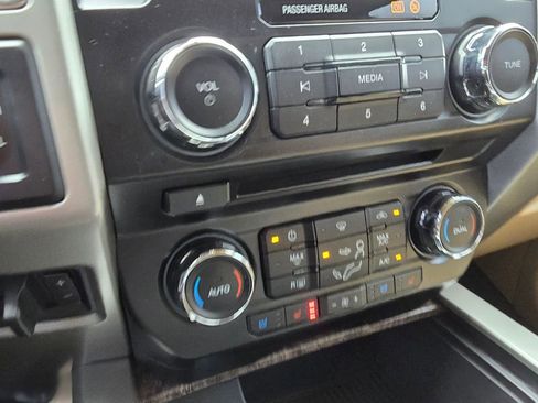 Used 2017 Ford F250 Lariat w/ Chrome Package image 42