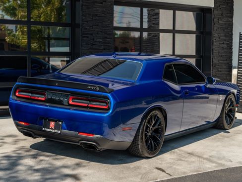 Used 2019 Dodge Challenger SRT Hellcat w/ Laguna Leather Package RWD image 11