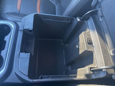 Used 2022 GMC Sierra 2500 AT4 w/ AT4 Preferred Package image 14