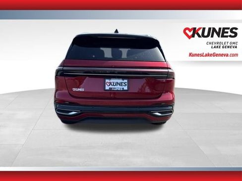 Used 2024 Lincoln Nautilus Reserve AWD/4WD image 5