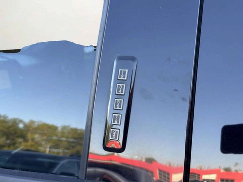 Used 2017 Ford F150 XLT w/ Equipment Group 302A Luxury AWD/4WD image 41