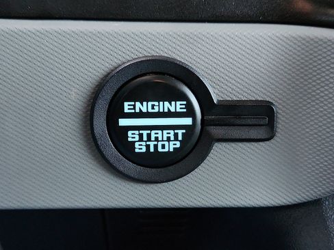 Used 2023 Ford Bronco Badlands image 18