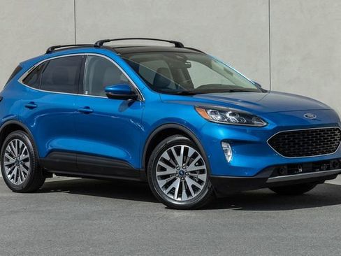 Used 2020 Ford Escape Titanium w/ Titanium Premium Package 2.0 image 18