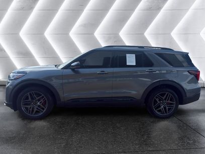 Used 2025 Ford Explorer ST