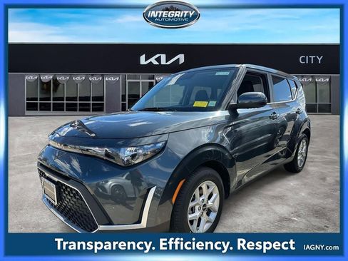Used 2025 Kia Soul LX w/ LX Technology Package image 6
