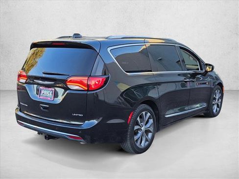Used 2017 Chrysler Pacifica Limited w/ UConnect Theater Package image 5