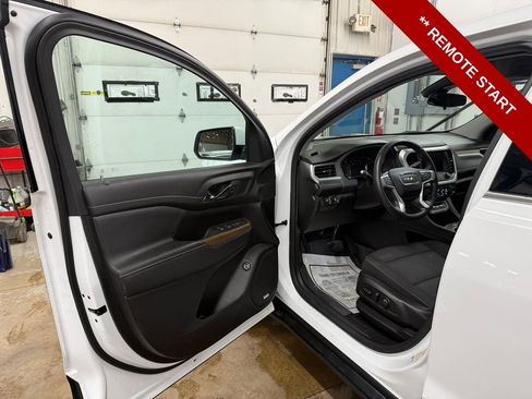 Used 2023 GMC Acadia SLE w/ Driver Convenience Package AWD/4WD image 12