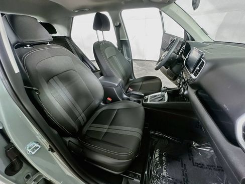 Used 2026 Hyundai Venue SEL FWD image 14