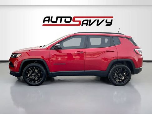 Used 2025 Jeep Compass Latitude w/ Altitude Special Edition image 4