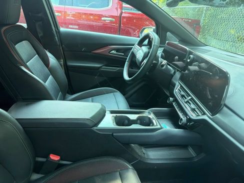 Used 2025 Chevrolet Equinox EV RS FWD image 5