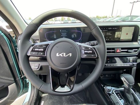 New 2026 Kia Seltos S FWD image 17