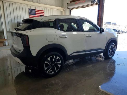 Used 2026 Nissan Kicks SV AWD/4WD image 4