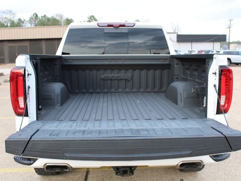 Used 2022 GMC Sierra 1500 AT4 w/ AT4 Premium Package image 16
