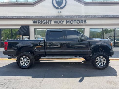 Used 2020 Ford F250 Lariat w/ Lariat Ultimate Package AWD/4WD image 2